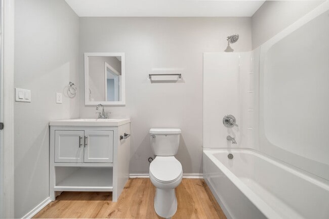 Building Photo - 4/Bed, 4/Bath Home with Parking, Washer/ Dryer and Spa, Close to Chapman University/ Orange Circle