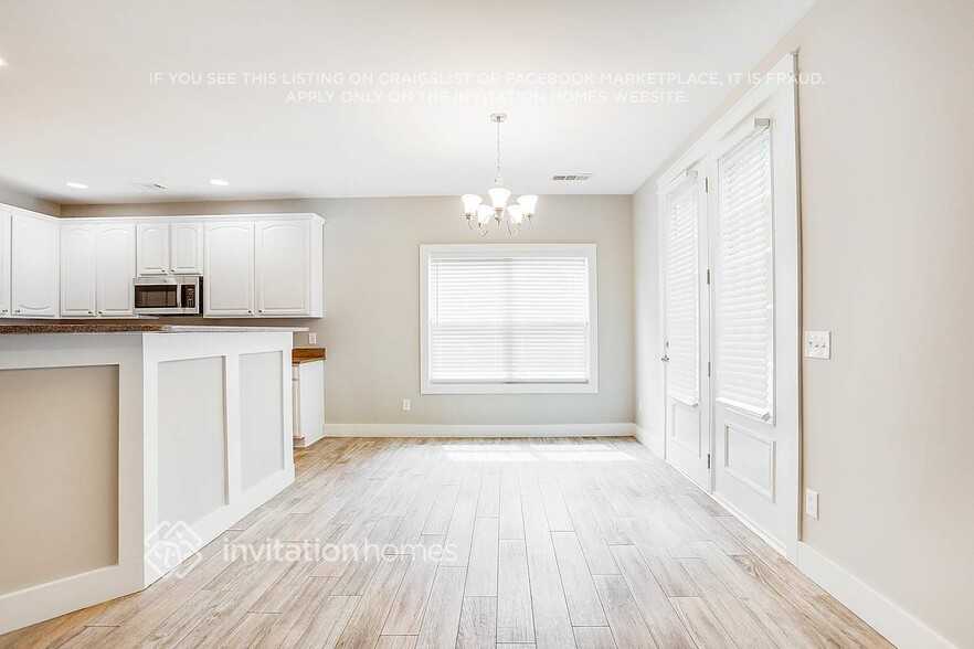 Building Photo - 2771 Groovers Lake Point