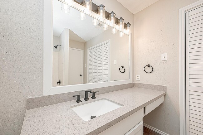 Building Photo - 9247 Autumnsong Dr