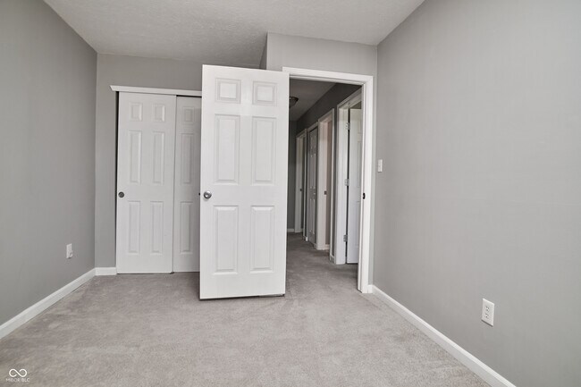 Building Photo - 10856 Trailwood Dr