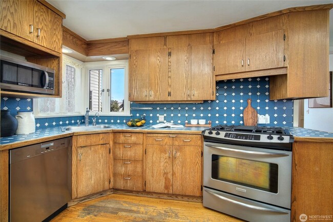 Building Photo - 4bd/3ba Seattle Home