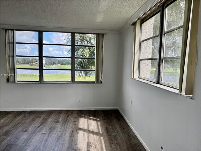 Building Photo - 3100 W Rolling Hills Cir