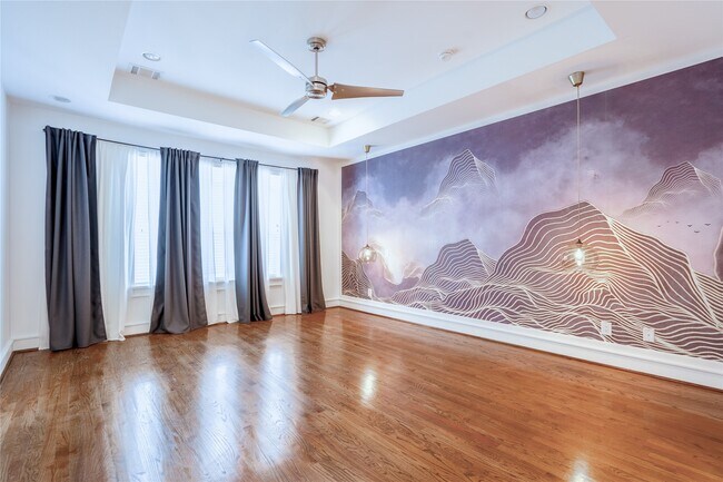 Building Photo - 5321 Lillian St