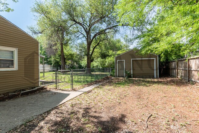 Building Photo - 1401 W 34th St S