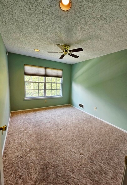 Guest Bedroom - 1990 Mattis St