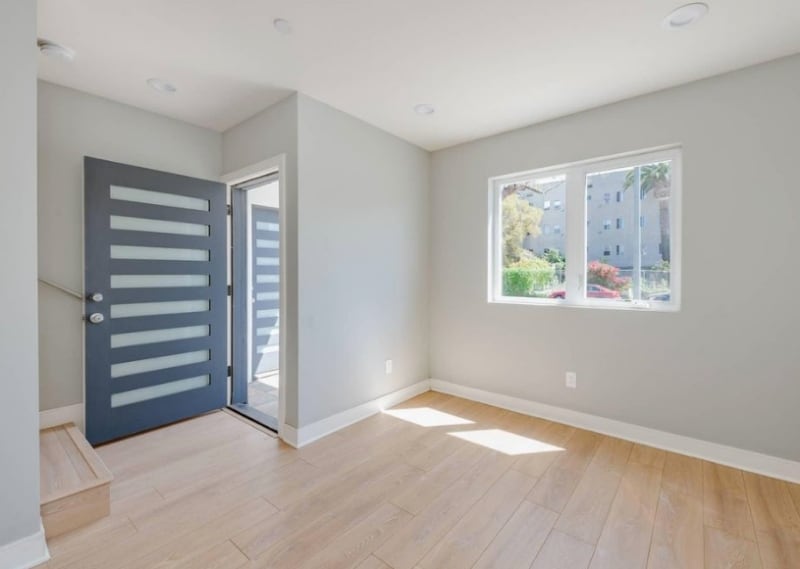 Building Photo - 429 1/2 Heliotrope Dr