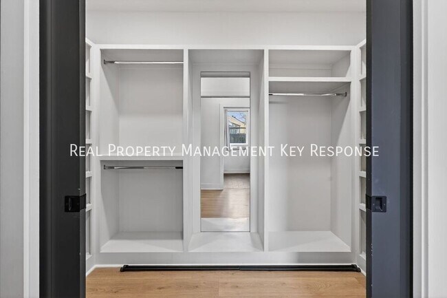 Building Photo - 2109 23rd Ave N