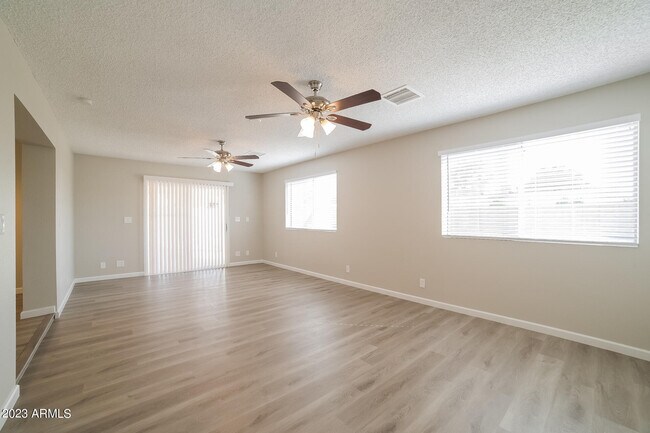 Building Photo - 7227 W Turquoise Ave