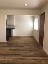 Building Photo - 72 Kim Louise Dr