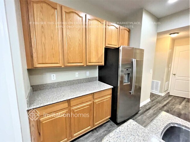 Building Photo - 9464 Leatherwood Ave