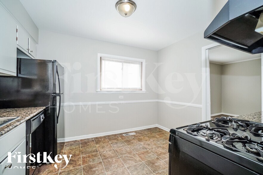 Building Photo - 428 Suwanee St