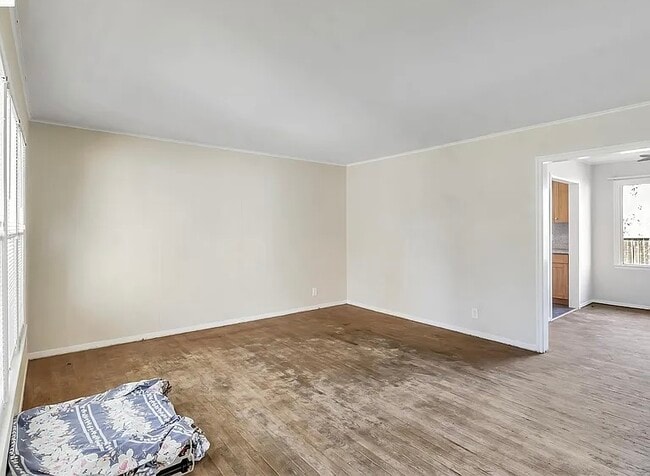 Building Photo - SINGLE FAMILY HOME