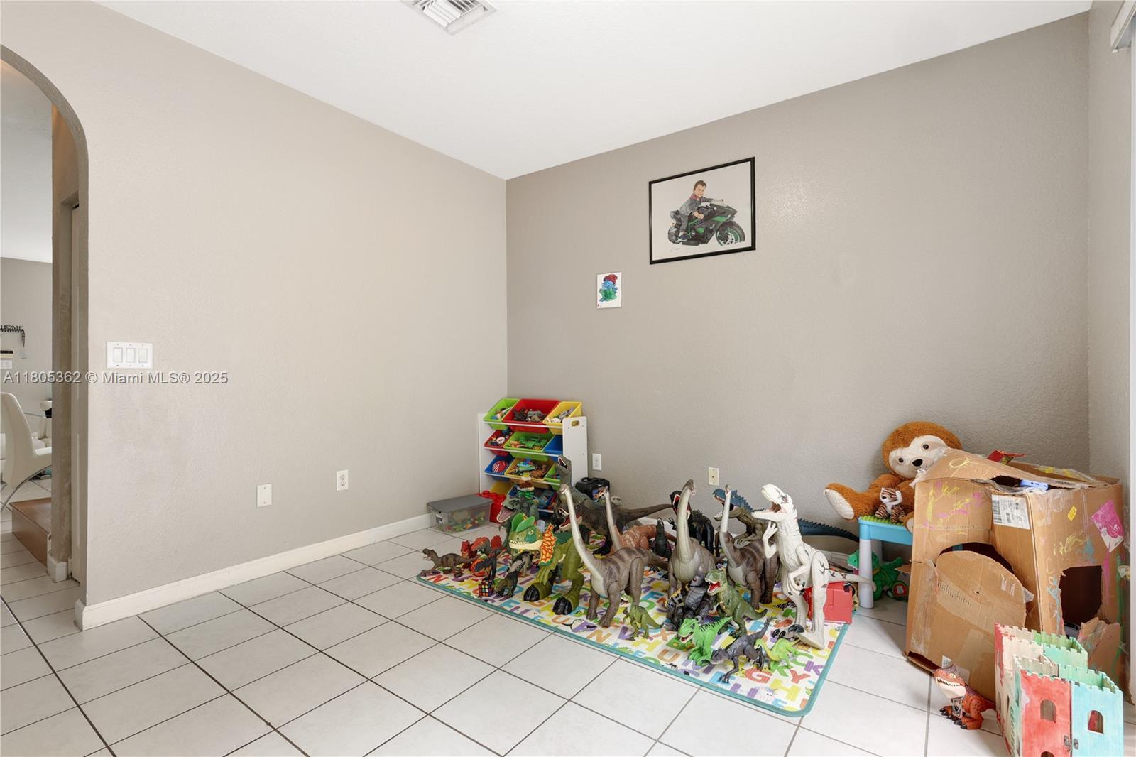 Building Photo - 5620 NW 113th Pl