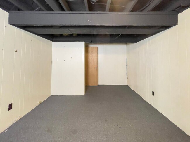 Building Photo - 225 S College Ave