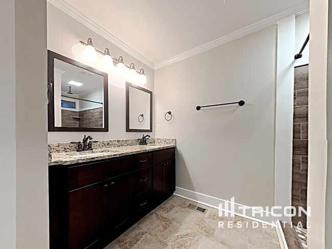 Building Photo - 702 Barkley Ave