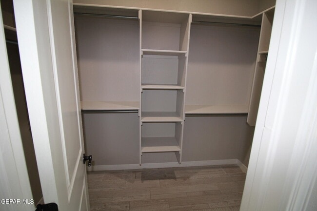 Building Photo - 509 Cedarwood Ave