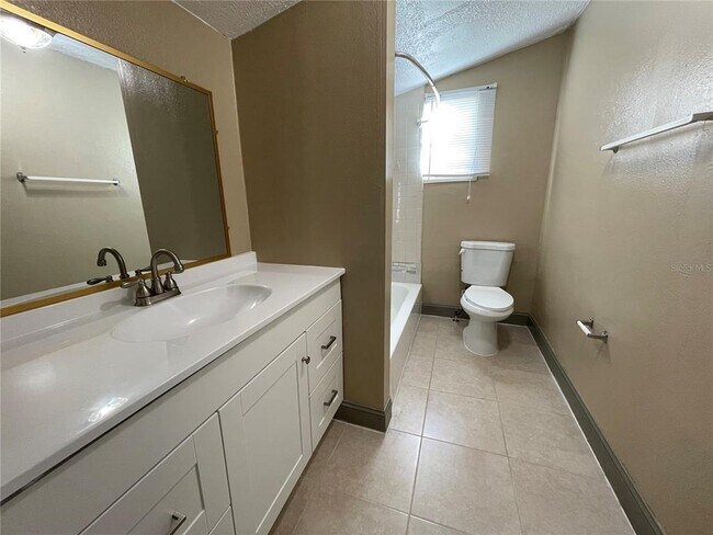 Building Photo - 301 W Lyman Ave