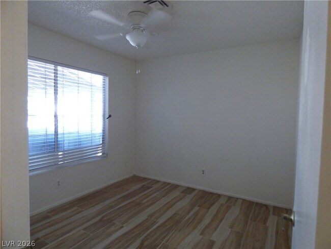 Building Photo - 7043 Forest Vista St