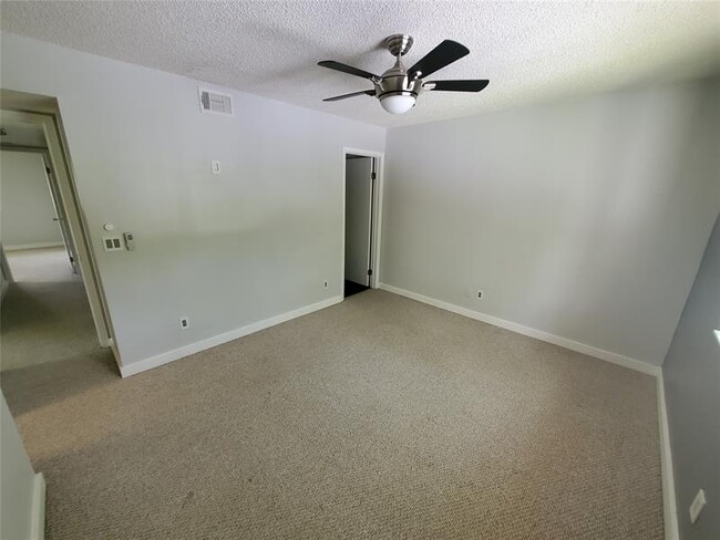 Building Photo - 855 NW 91st Terrace