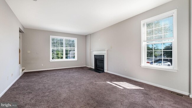 Building Photo - 24 Duttonview Dr