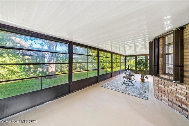 Building Photo - 2716 Longwood Blvd