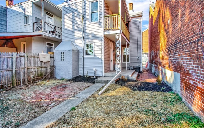 Building Photo - Coming Soon! Charming 4 Bedroom Home in York City!