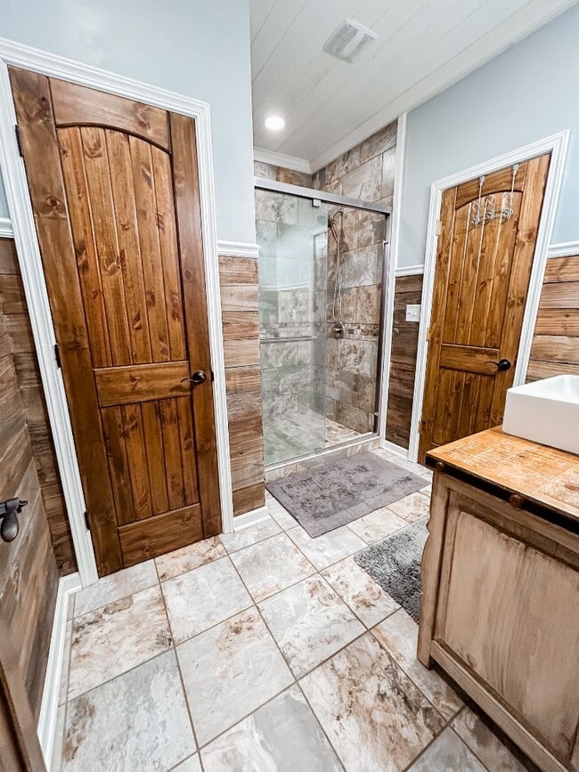 Building Photo - 56 Big Eddy Trl