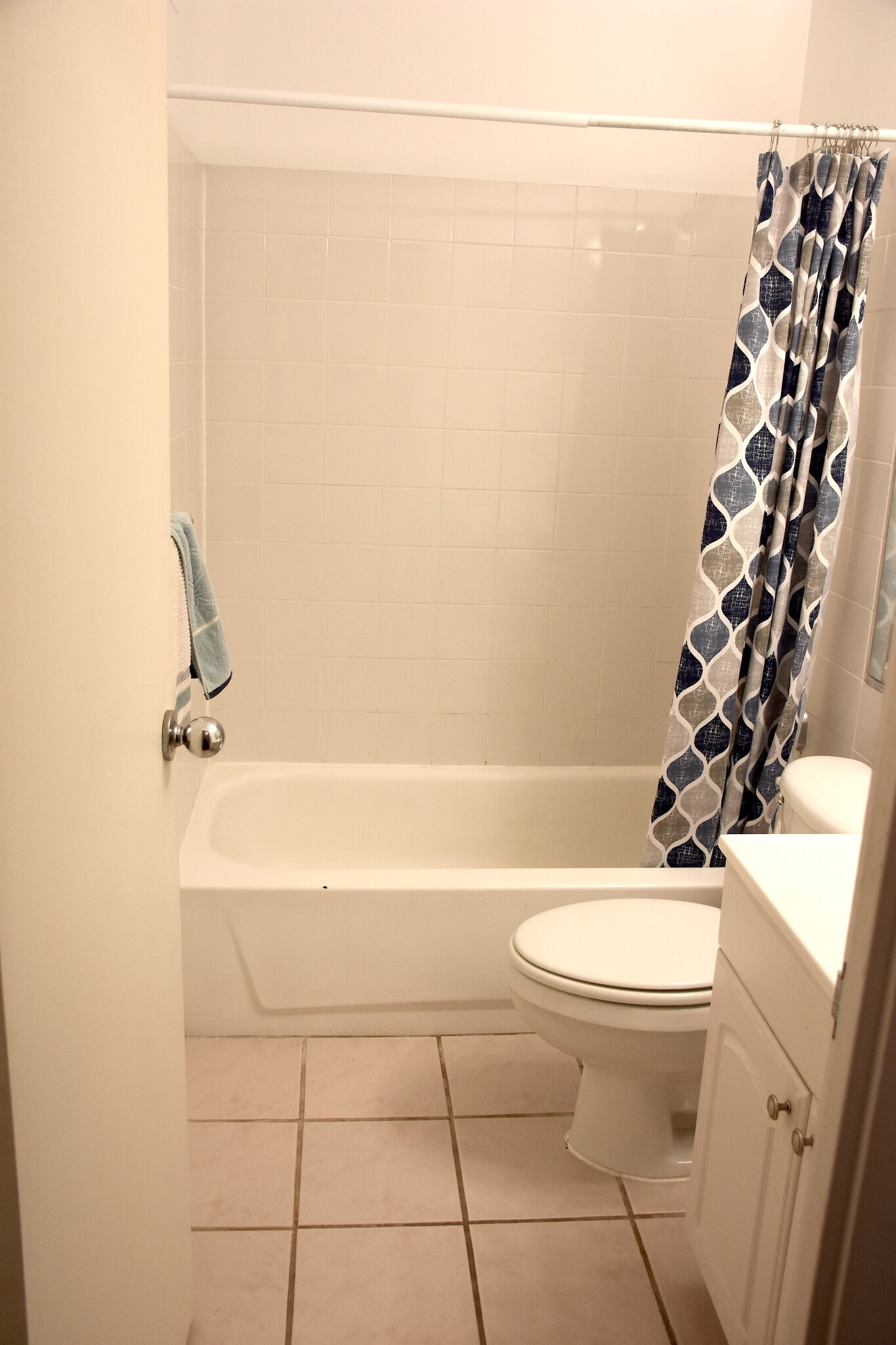 Bathroom 1 - 1636 N Wells St