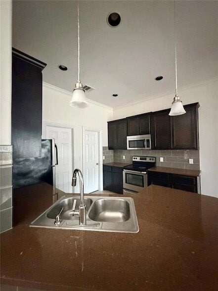 Building Photo - 398 Mesa Dr