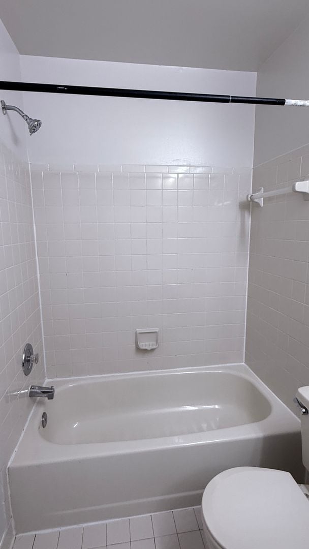 Building Photo - Occoquan Townhouse