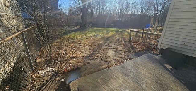 Building Photo - 123 Scott St