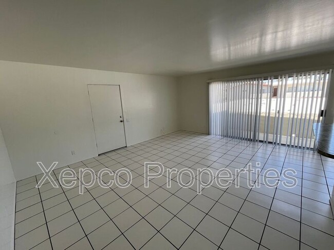 Building Photo - 550 El Cielo Rd