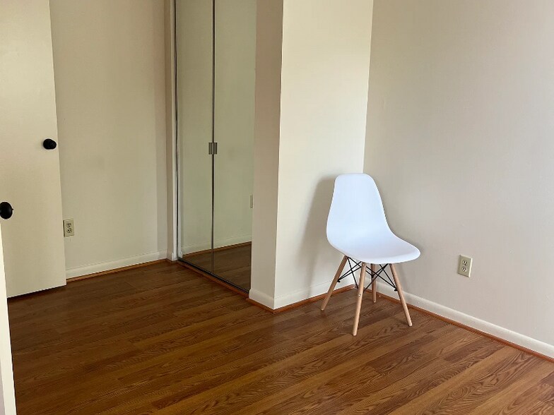 Building Photo - 1348 Hunters Rd