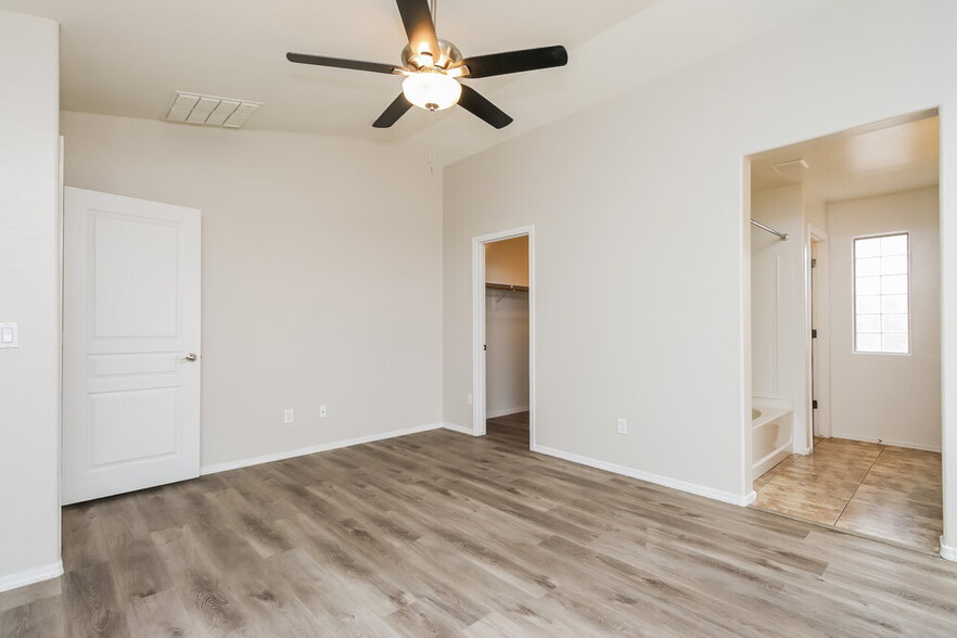 Building Photo - 1794 W Desert Canyon Dr
