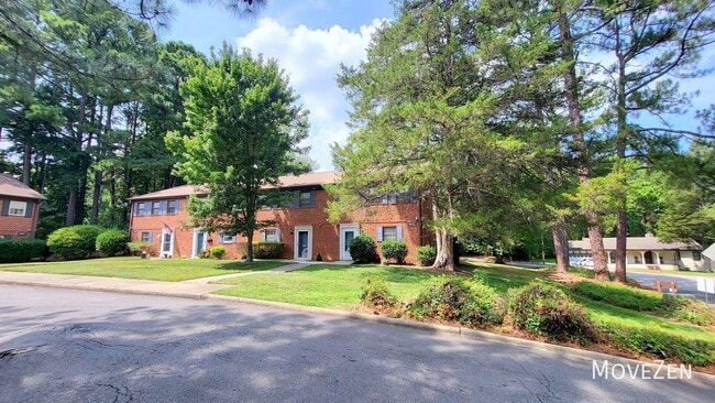 Building Photo - 5813 Nottoway Ct