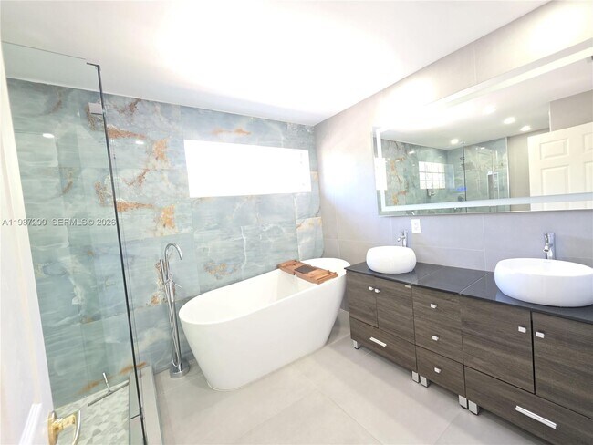 Building Photo - 16404 Diamond Head Dr