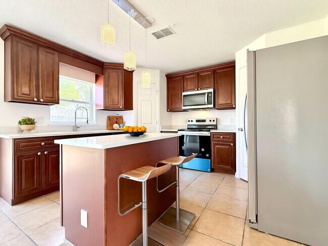 Building Photo - The perfect haven - 4Bedrooms / 2.5Bath family home at Orlando!