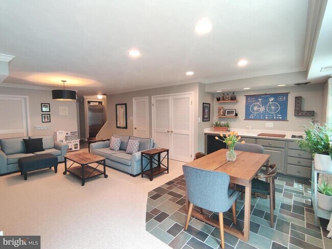Building Photo - 1707 Belle Haven Rd