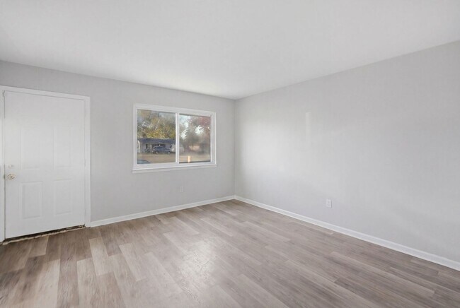Building Photo - Come see your new home!