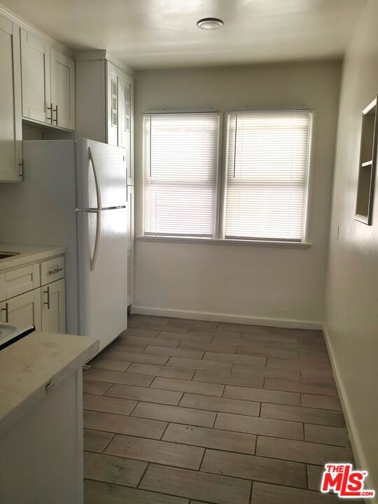 Building Photo - 1059 S Norton Ave