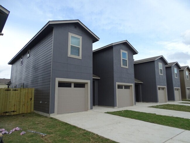 Building Photo - 6411 Luglio Ln