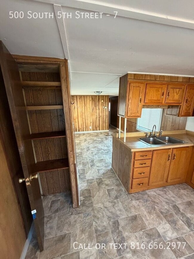 Building Photo - 500 S 5th St