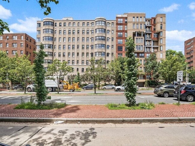 Building Photo - 2515 K St NW