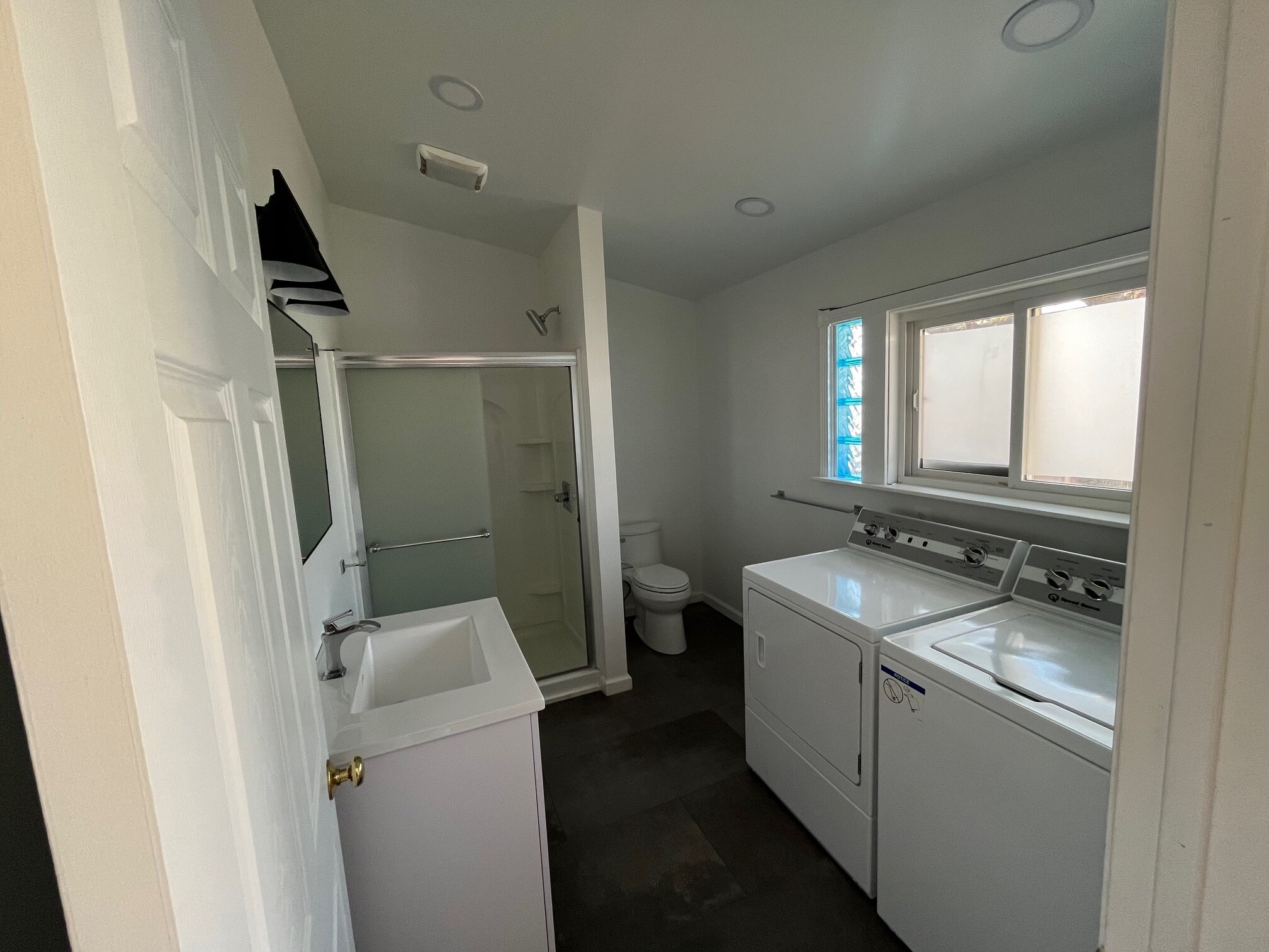 Building Photo - 338 Rector St