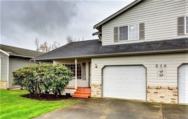 Building Photo - 214 Reeds Ln