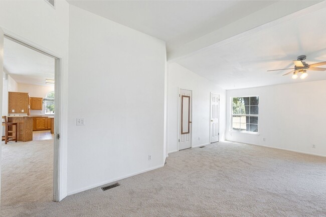 Building Photo - TENTATIVELY RENTED Rare Home, 3 Bedrooms, 2 Bathrooms, Rural Setting