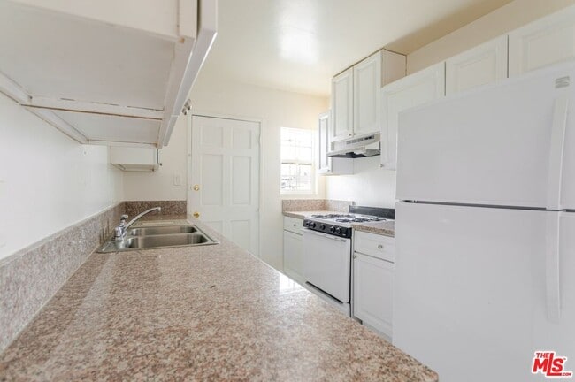 Building Photo - 1708 S Crescent Heights Blvd