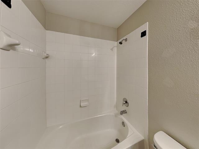 Building Photo - 3025 Iris Dr