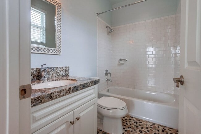 Building Photo - ***Available for move in on June 30, 2025*...