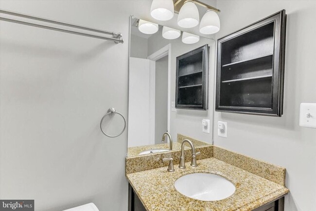 Building Photo - 9411 Royal Bonnet Terrace